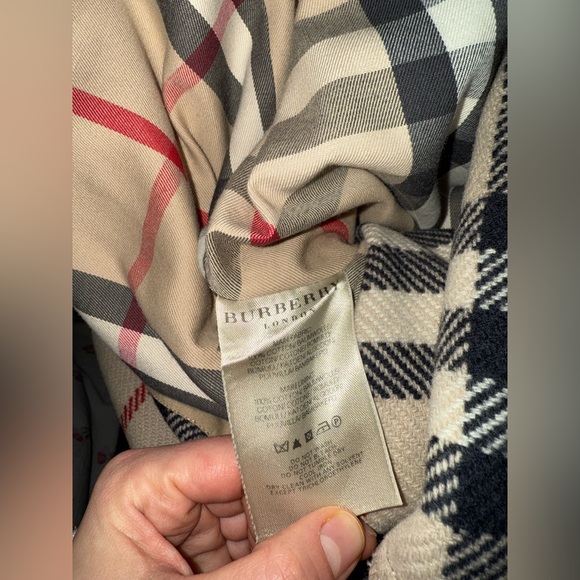 BURBERRY TRENCH COAT - Picture 16 of 17